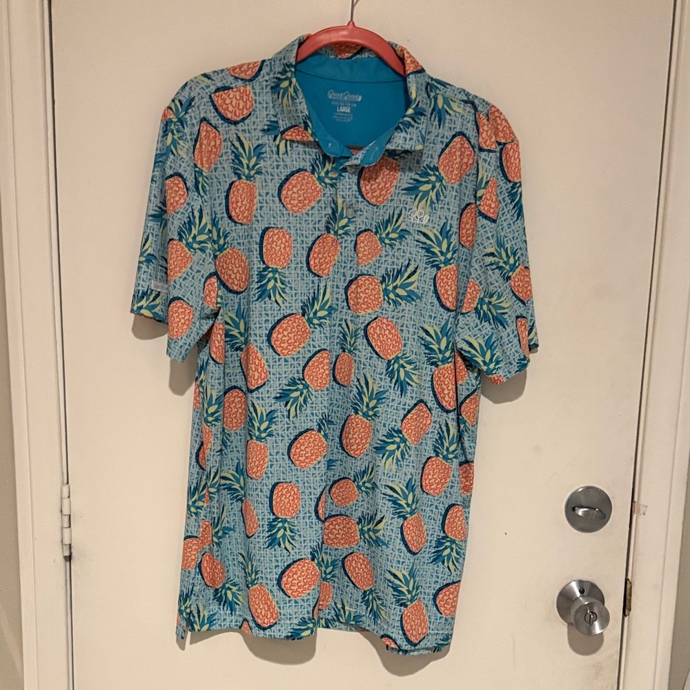 Good Good Men's L Tropical Pineapple golf Shirt size Large. Like new condtion.